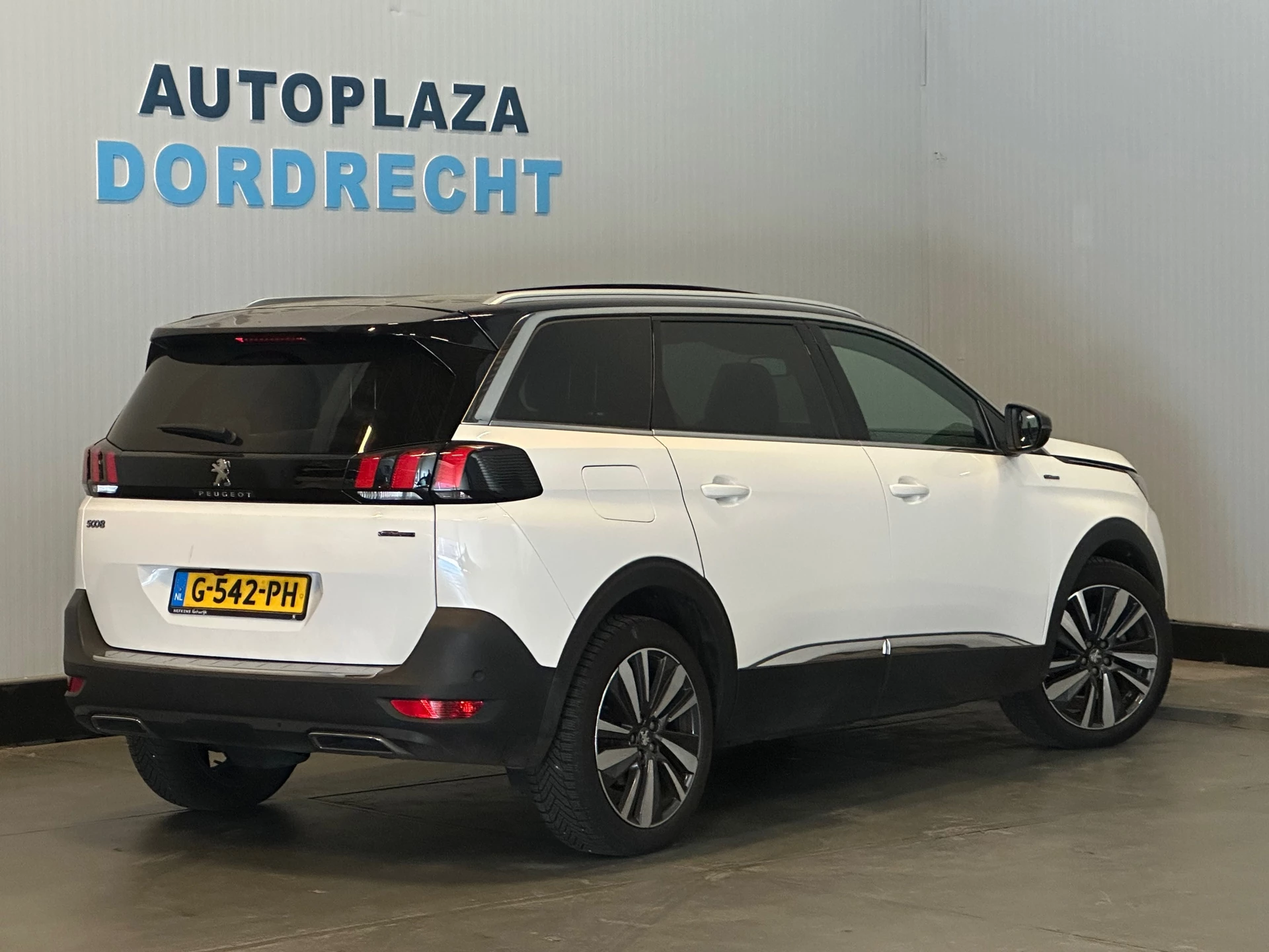 Hoofdafbeelding Peugeot 5008