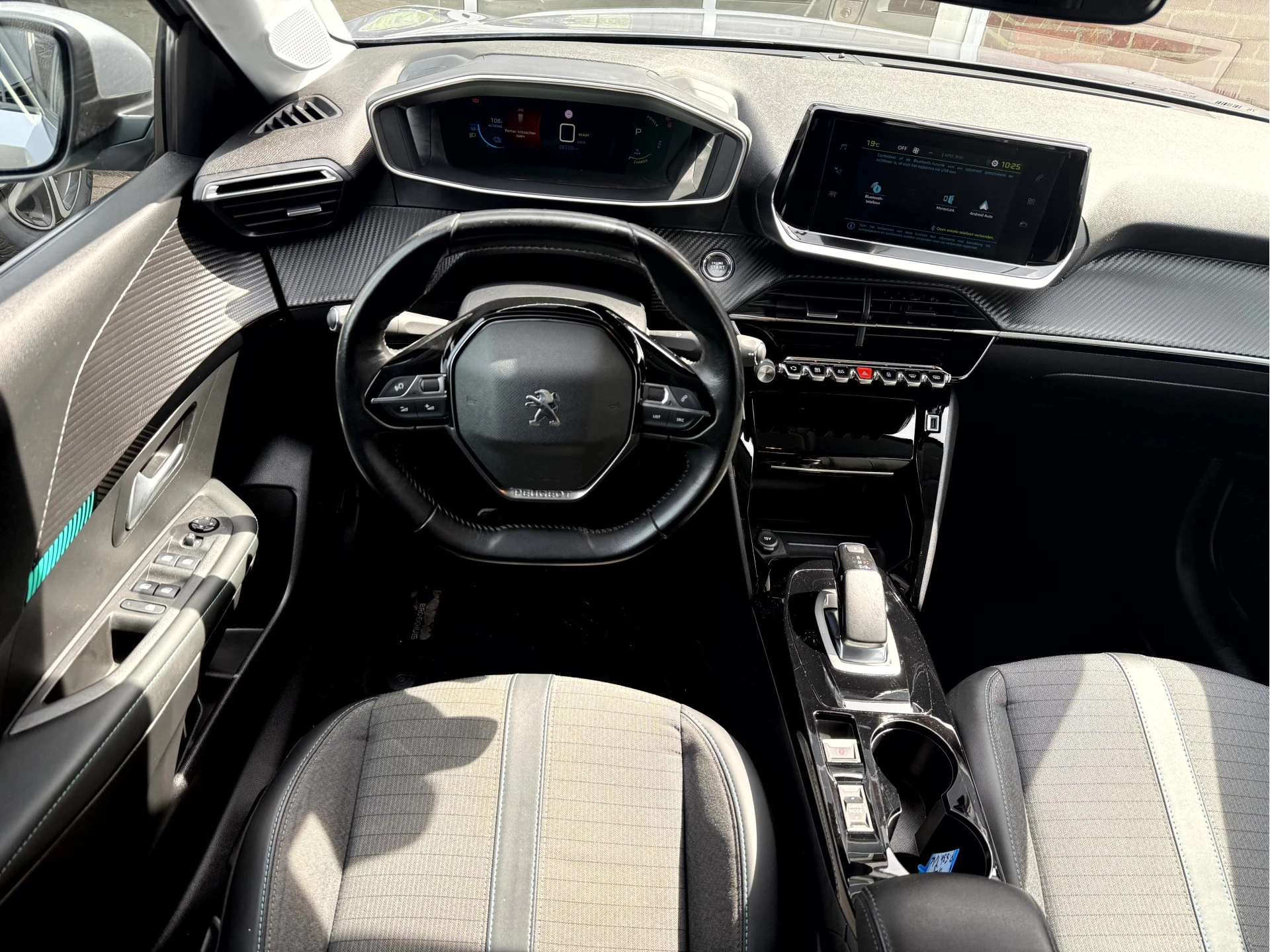 Hoofdafbeelding Peugeot e-208