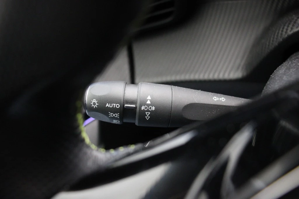 Hoofdafbeelding Peugeot e-2008