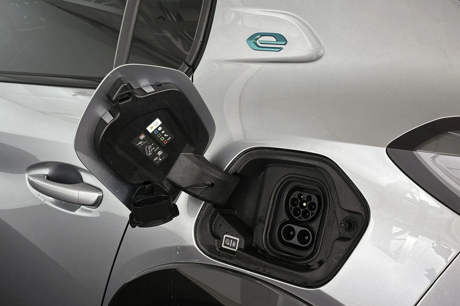 Hoofdafbeelding Peugeot e-208