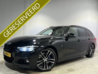 BMW 3 Serie Touring 318i M Sport Corporate Lease | Navigatie | 19" LM Velgen | Voorstoelen Verwarmd | Lederen Bekleding | Head-Up Display | Cruise Control |