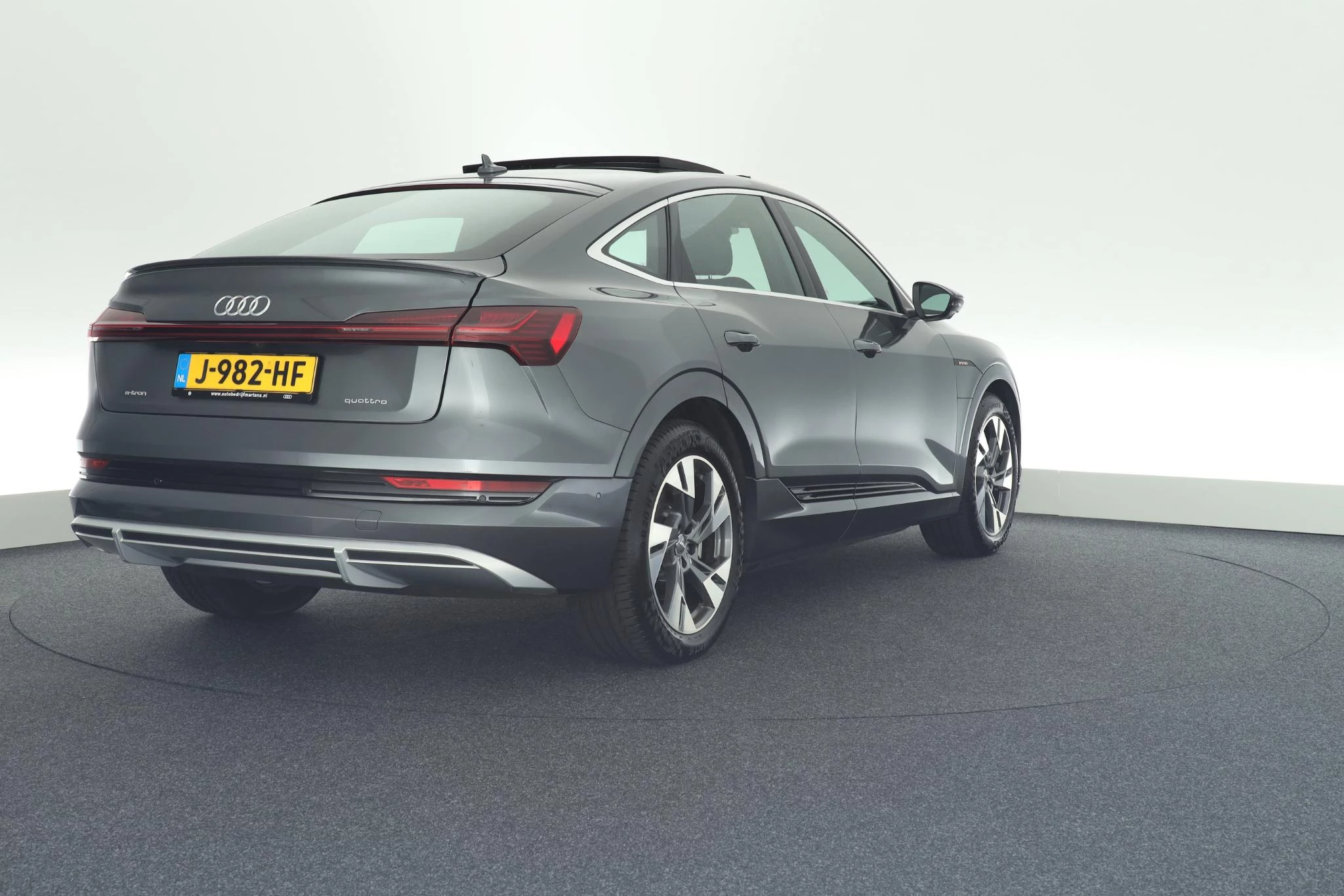 Hoofdafbeelding Audi e-tron