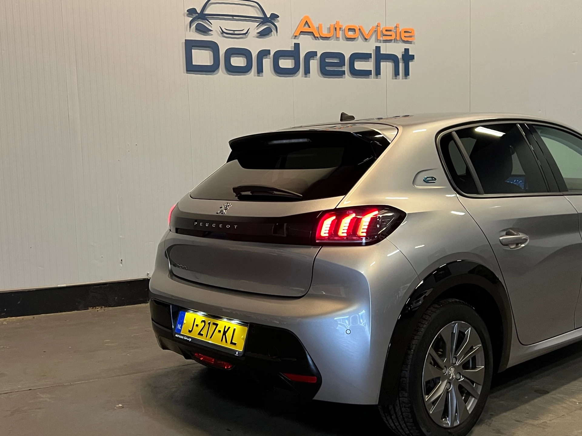 Hoofdafbeelding Peugeot e-208