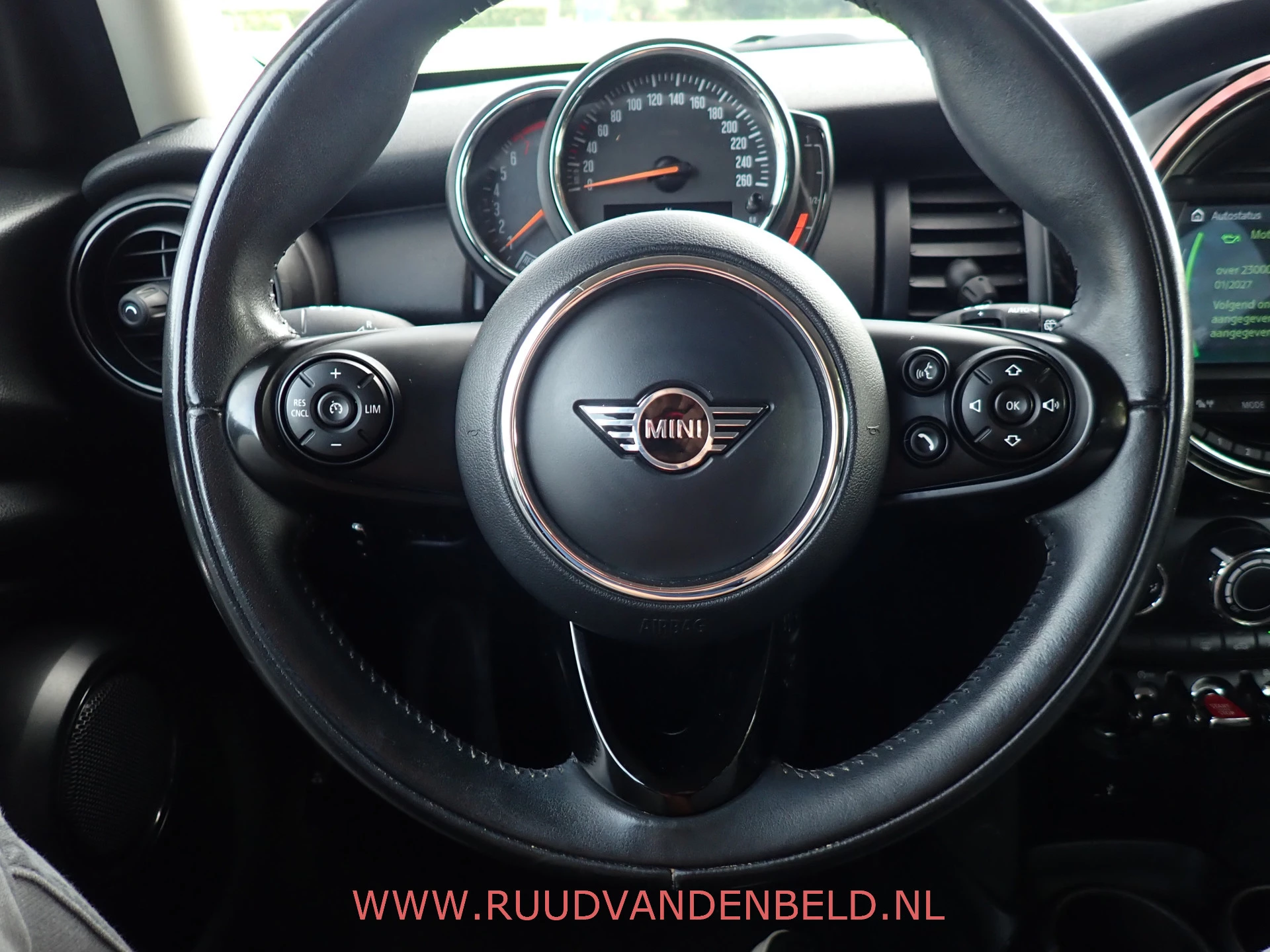 Hoofdafbeelding MINI One