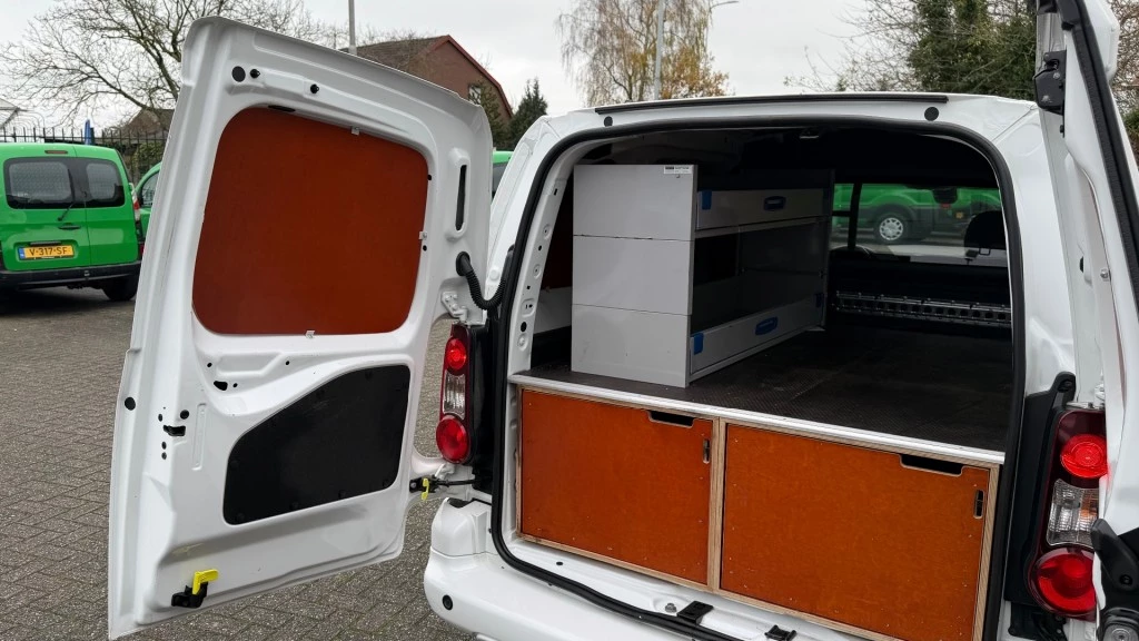 Hoofdafbeelding Peugeot Partner