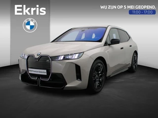BMW iX xDrive M70 112 kWh M Sportpakket Pro | Trekhaak |  Stoelventilatie | Driving Assist Prof | Bowers & Wilkins | 22" | Lentevoordeel