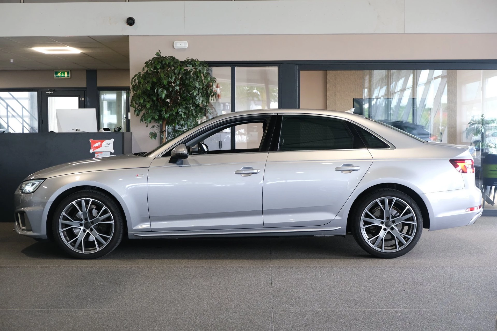 Hoofdafbeelding Audi A4