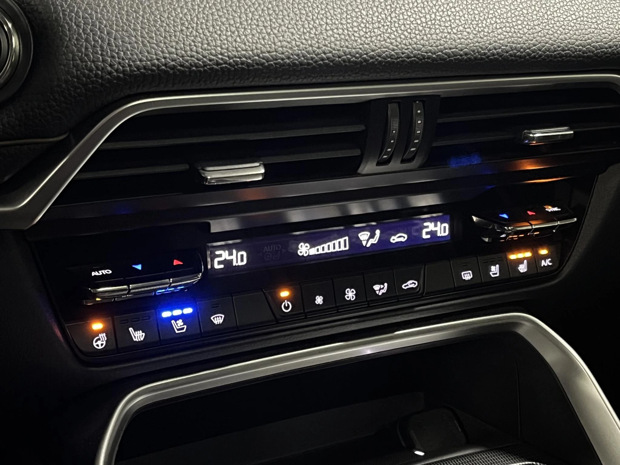 Hoofdafbeelding Mazda CX-60