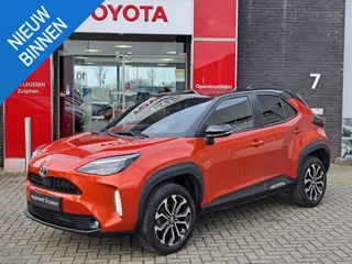 Toyota Yaris Cross 1.5 Hybrid Dynamic Bi-Tone STUUR- EN STOELVERWARMING PDC VOOR EN ACHTER CAMERA