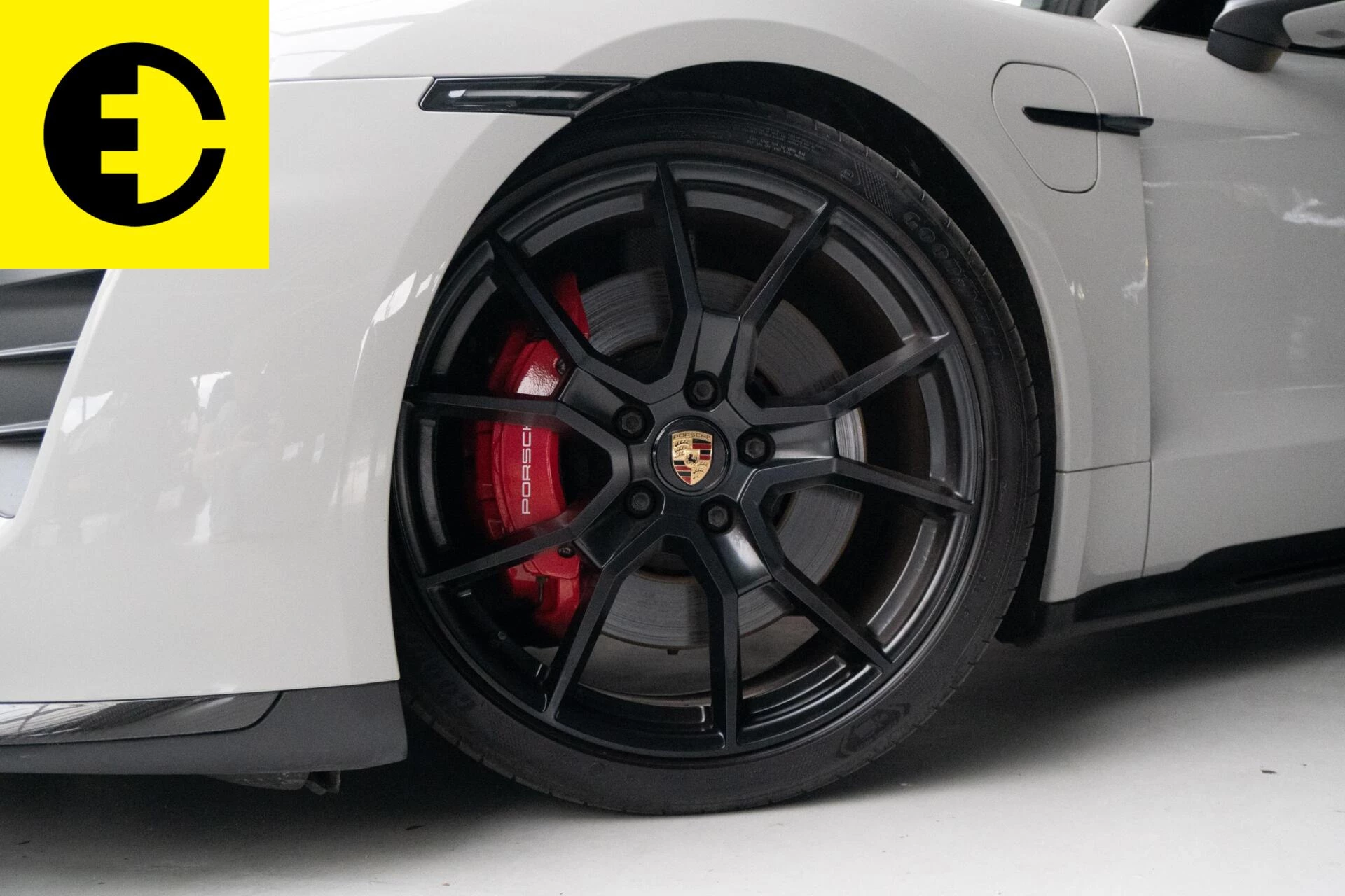 Hoofdafbeelding Porsche Taycan