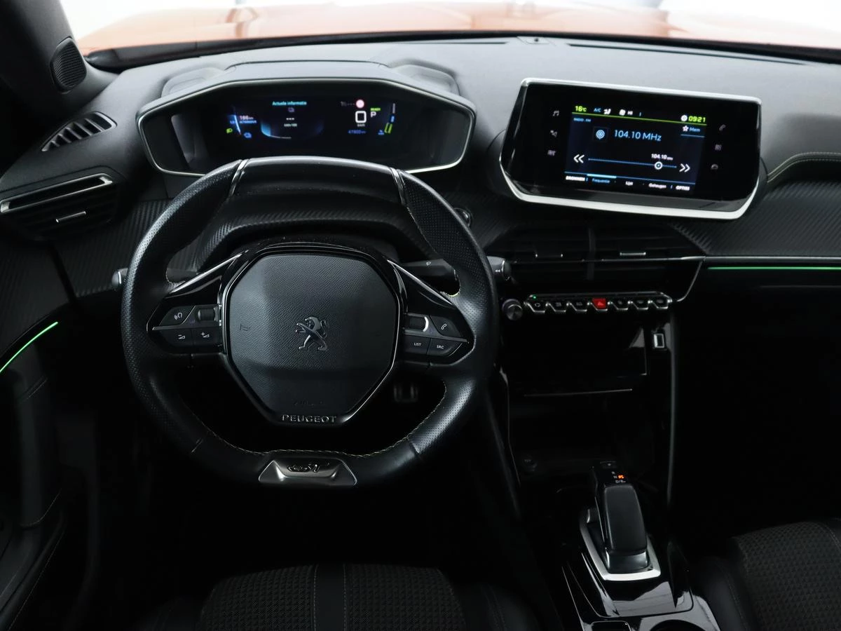 Hoofdafbeelding Peugeot e-2008