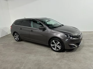 Peugeot 308 Allure,130 pk, 17 inch, Navigatie,panodak, keyless, NAP,