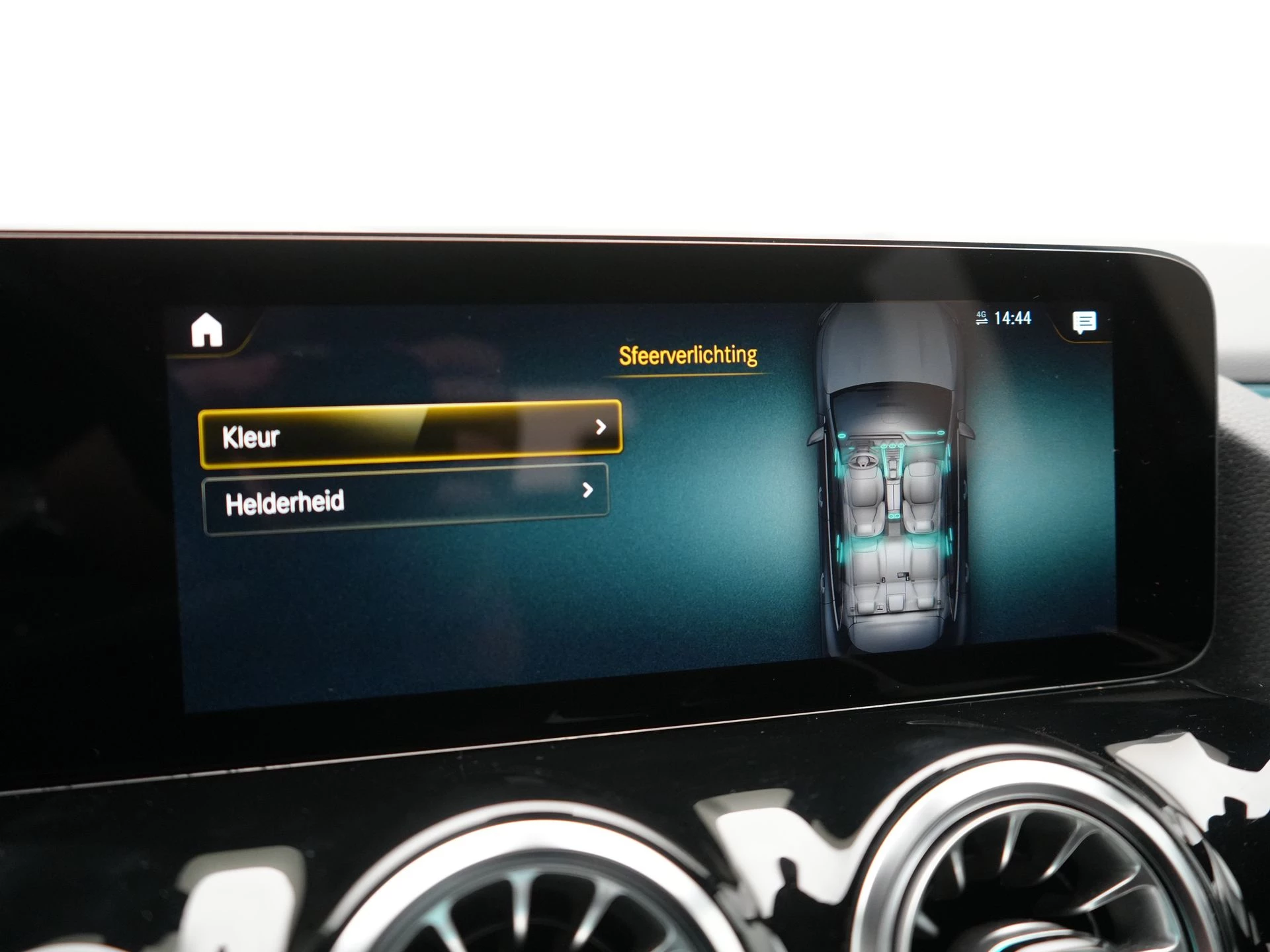 Hoofdafbeelding Mercedes-Benz EQA