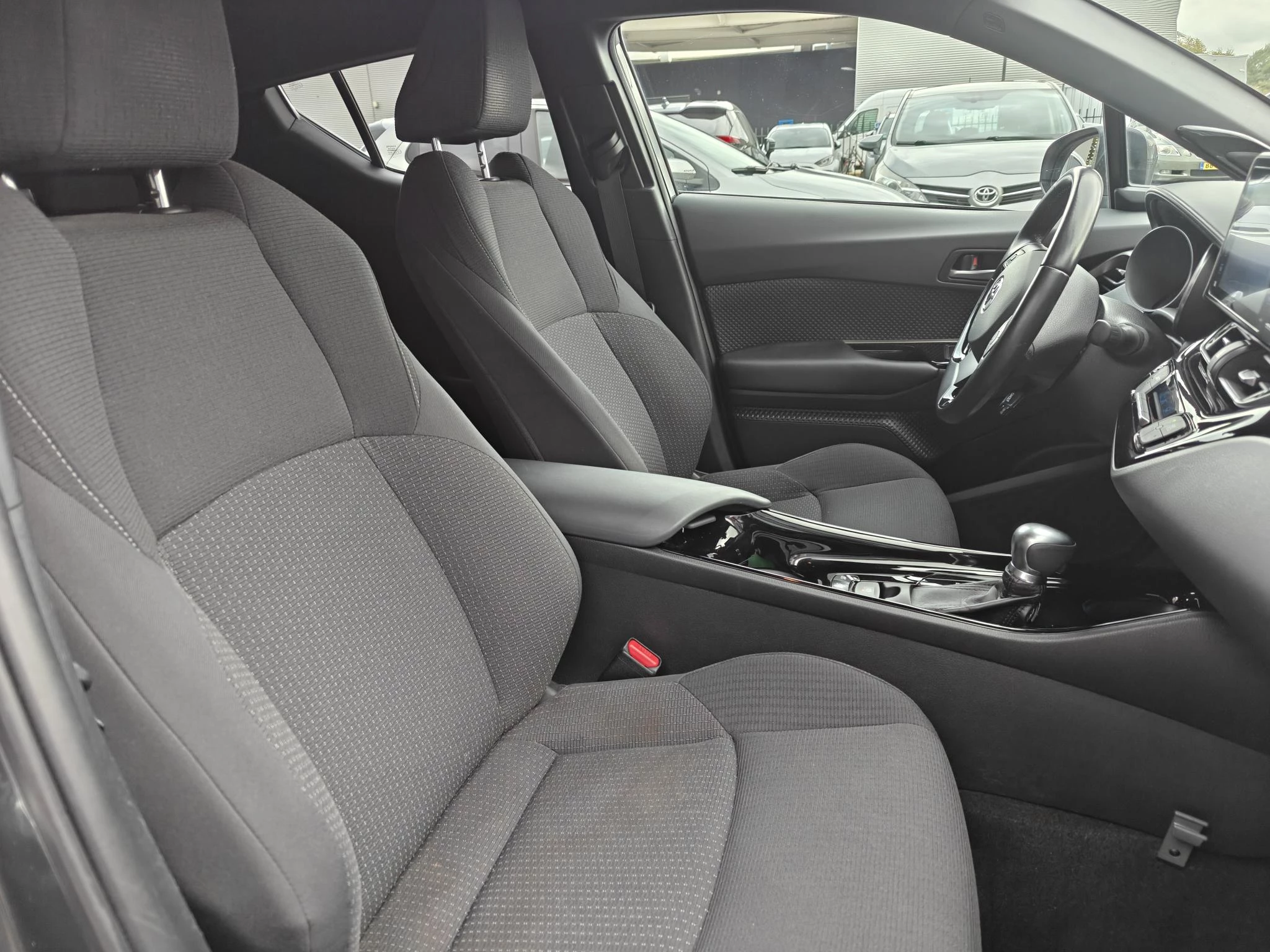 Hoofdafbeelding Toyota C-HR