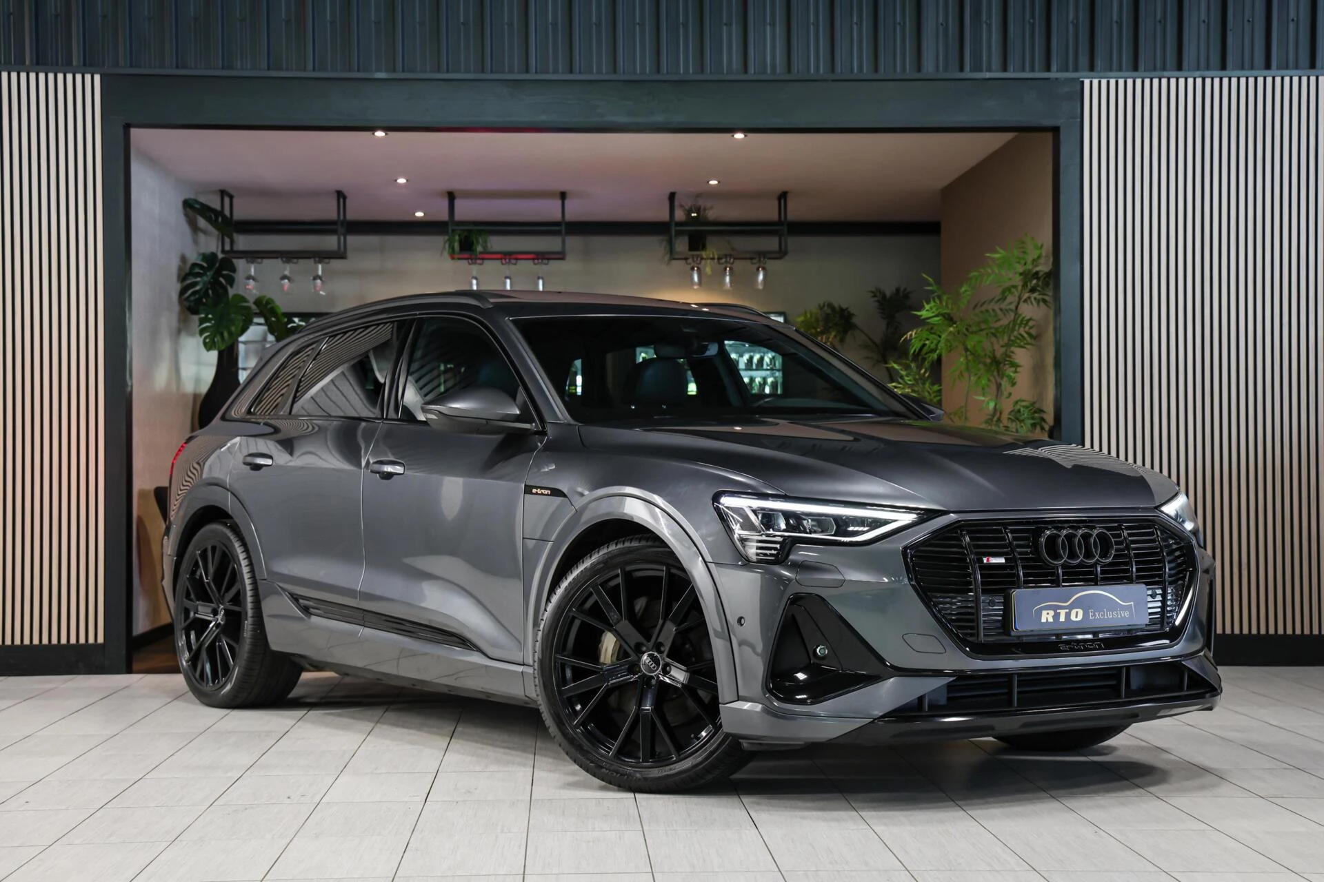 Hoofdafbeelding Audi e-tron