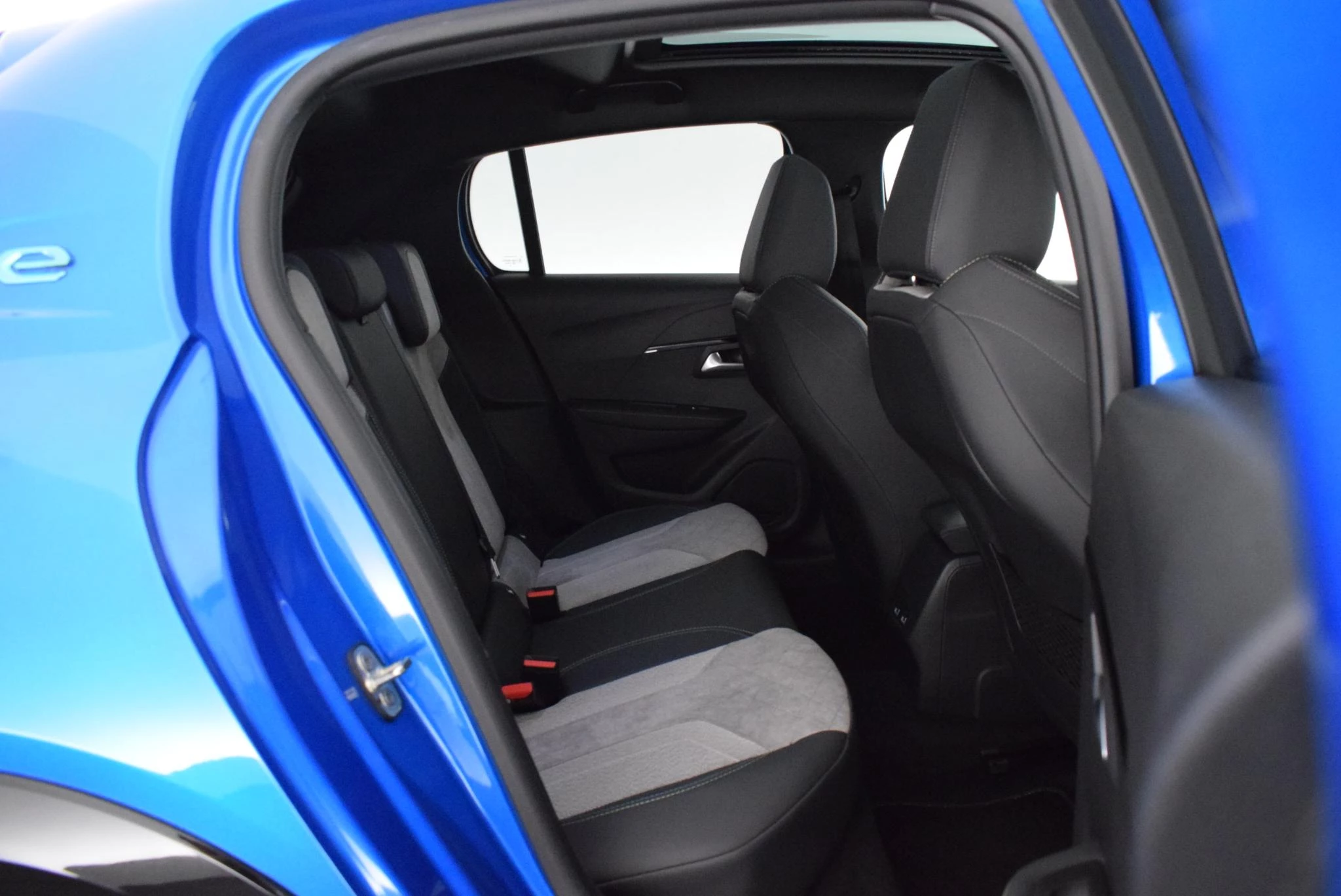 Hoofdafbeelding Peugeot e-208