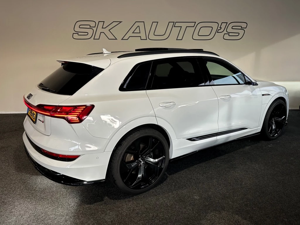 Hoofdafbeelding Audi e-tron