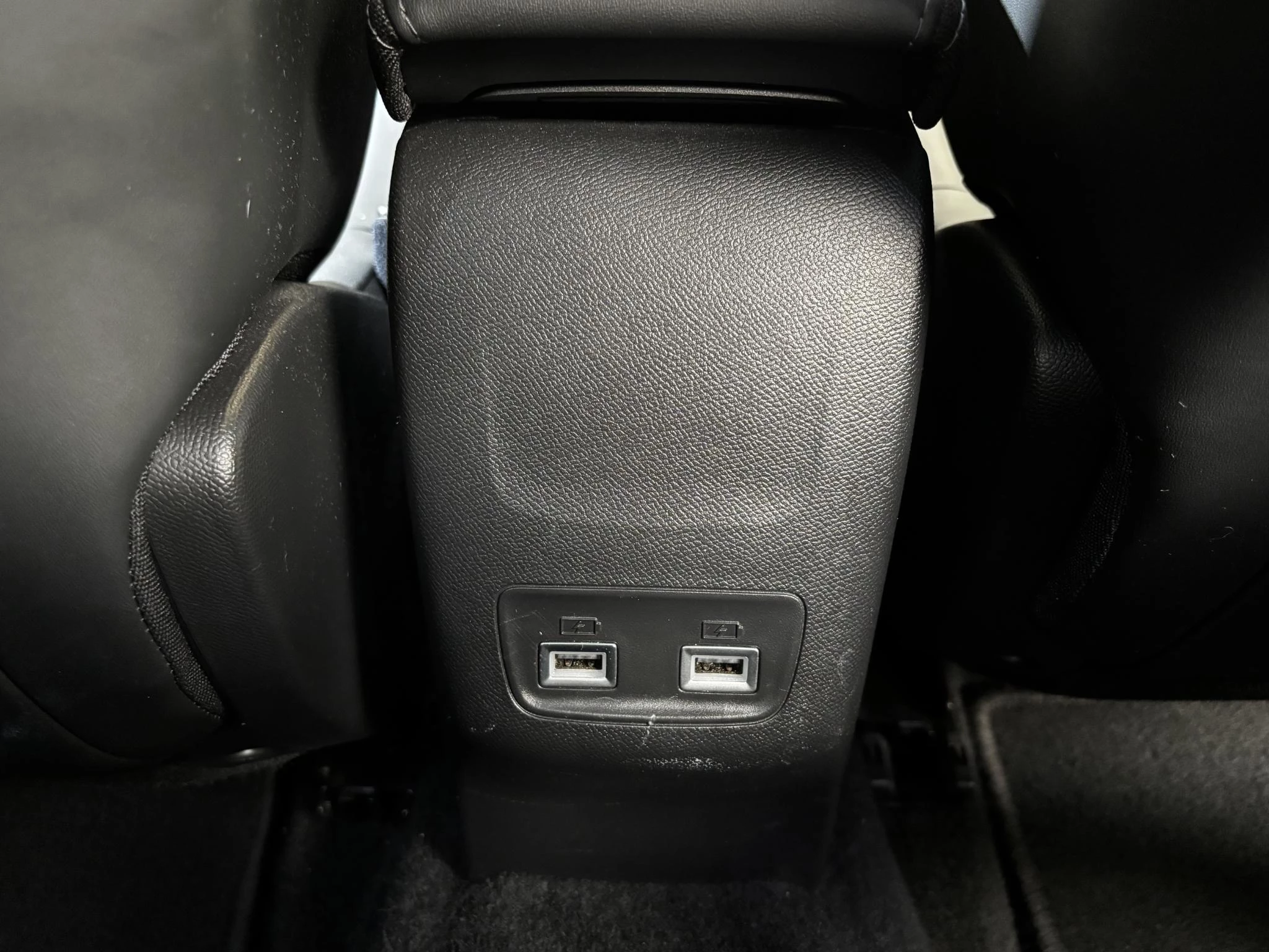 Hoofdafbeelding Peugeot e-2008