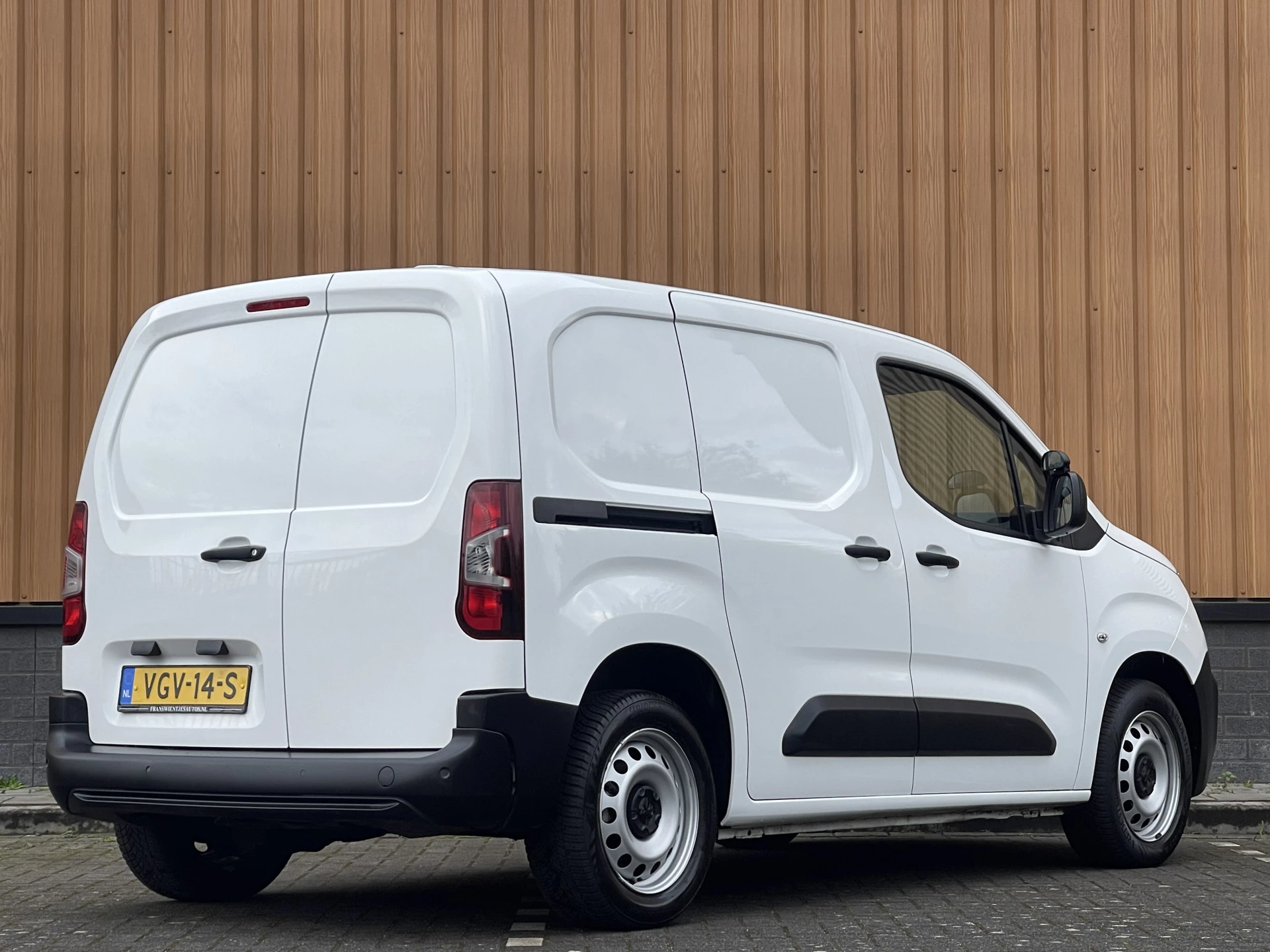 Hoofdafbeelding Peugeot Partner