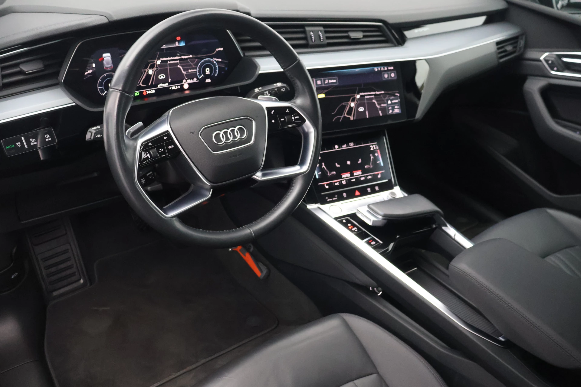 Hoofdafbeelding Audi e-tron