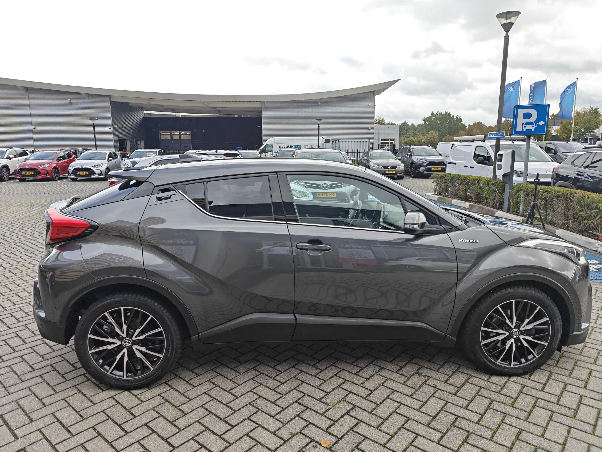 Hoofdafbeelding Toyota C-HR