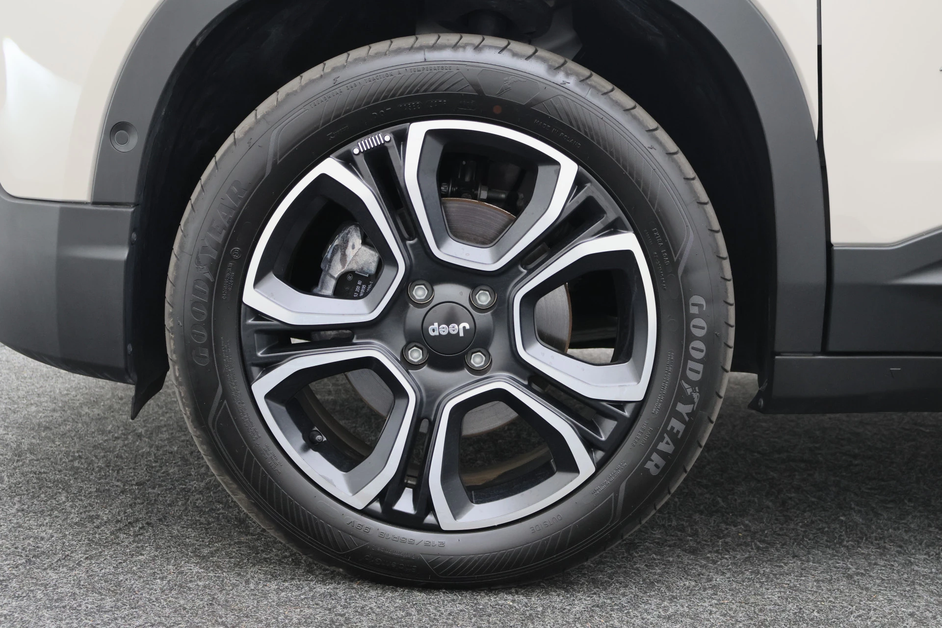 Hoofdafbeelding Jeep Avenger