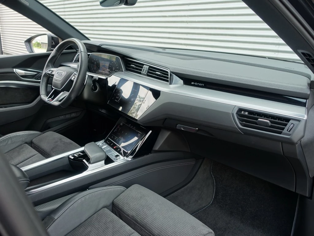 Hoofdafbeelding Audi e-tron
