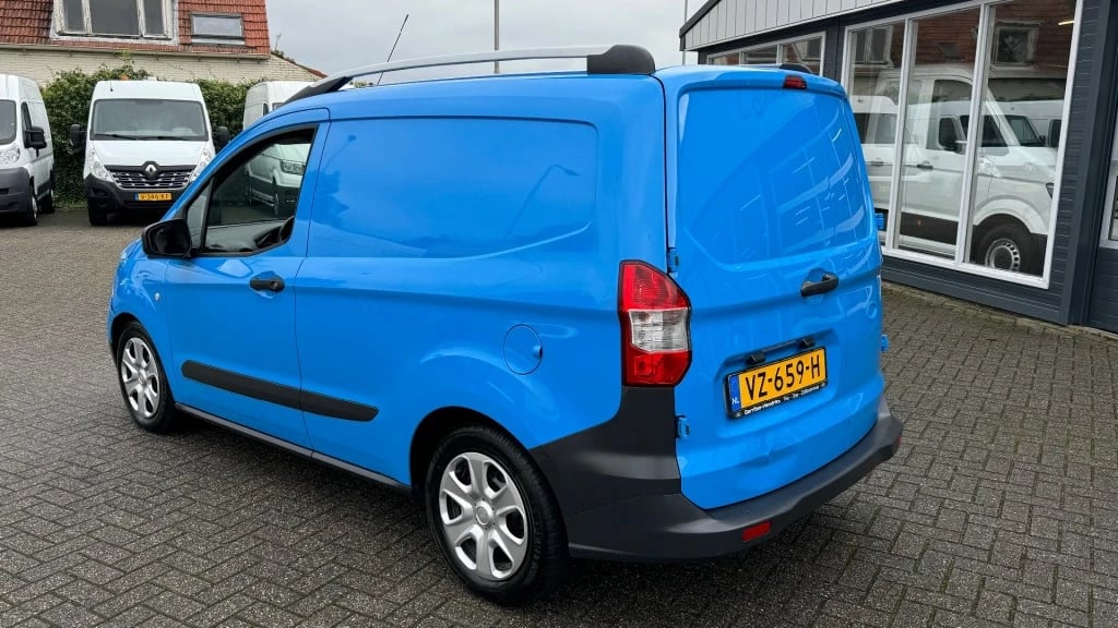 Hoofdafbeelding Ford Transit Courier