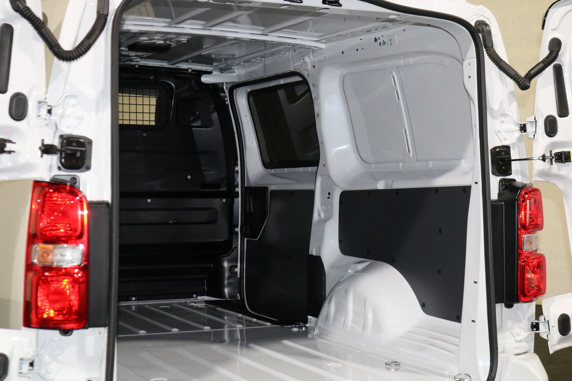 Hoofdafbeelding Peugeot e-Expert