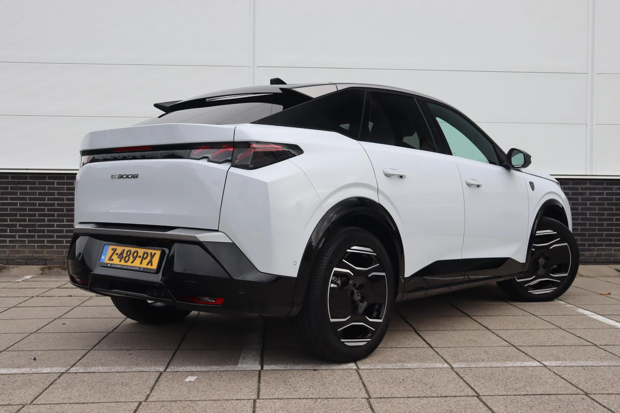 Hoofdafbeelding Peugeot e-3008