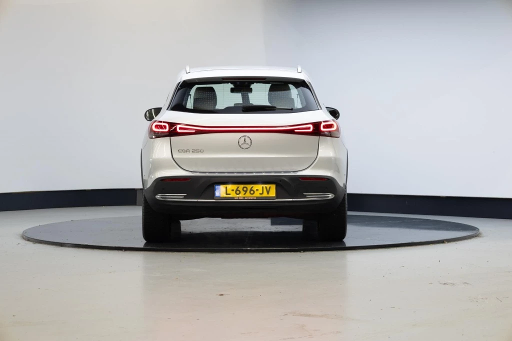Hoofdafbeelding Mercedes-Benz EQA