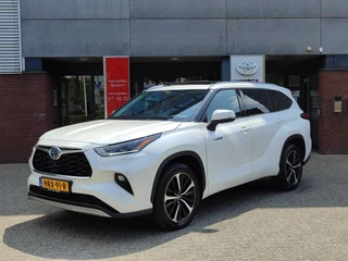 Hoofdafbeelding Toyota Highlander Toyota Highlander 2.5 AWD Hybrid PREMIUM 7-PERS LEER STOELVERW/KOELING PANODAK 360° CAMERA STUURVERW 20'' LM-VELGEN NAVI APPLE/ANDROID JBL-AUDIO EL-STOEL EL-ACHTERKLEP PARK-SENSOREN