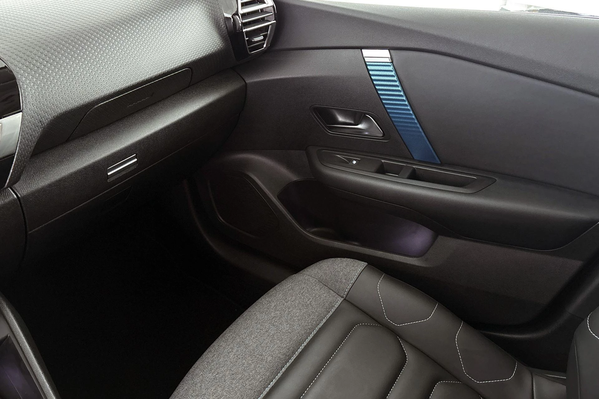 Hoofdafbeelding Citroën ë-C4