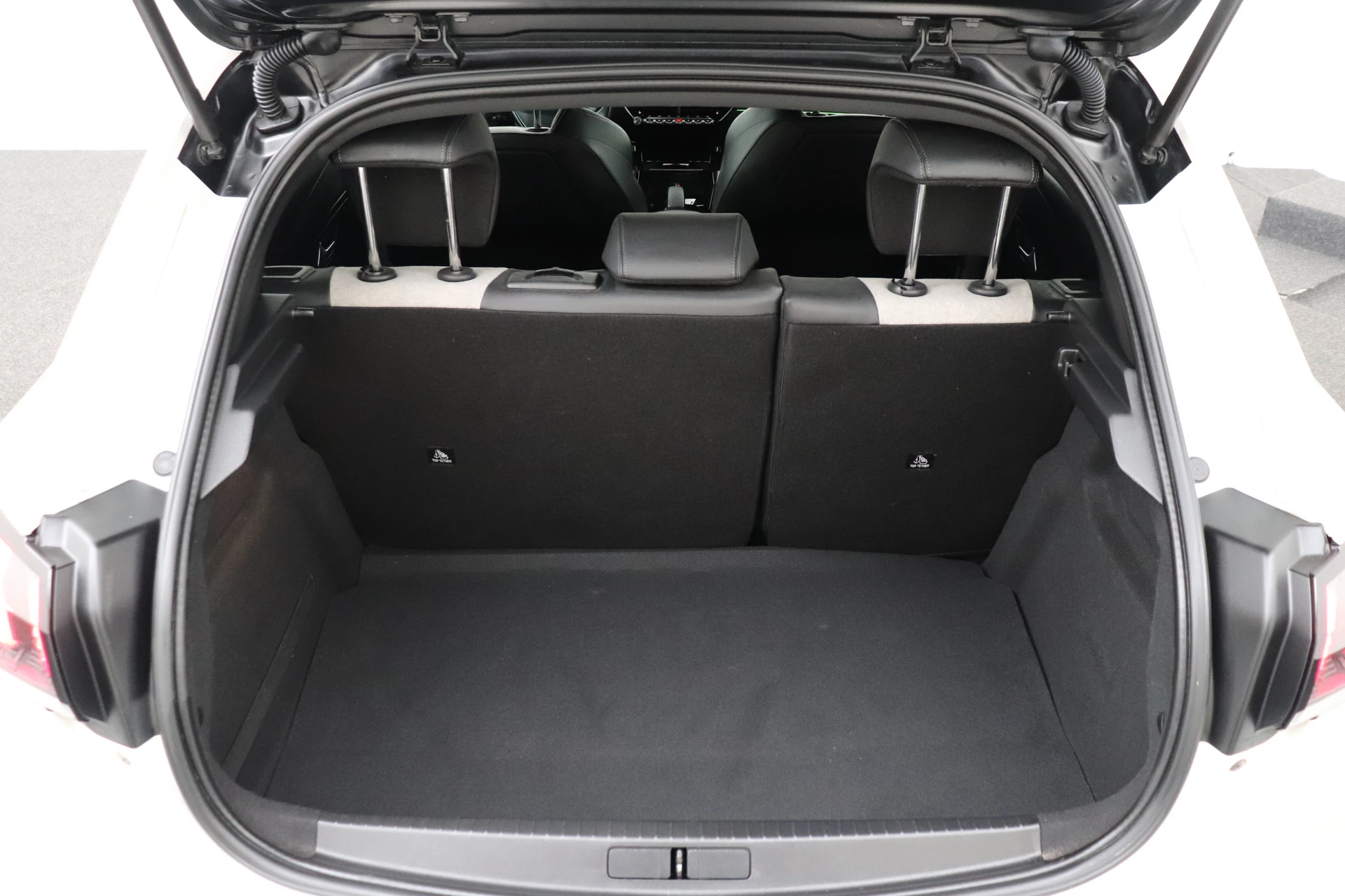 Hoofdafbeelding Peugeot e-208