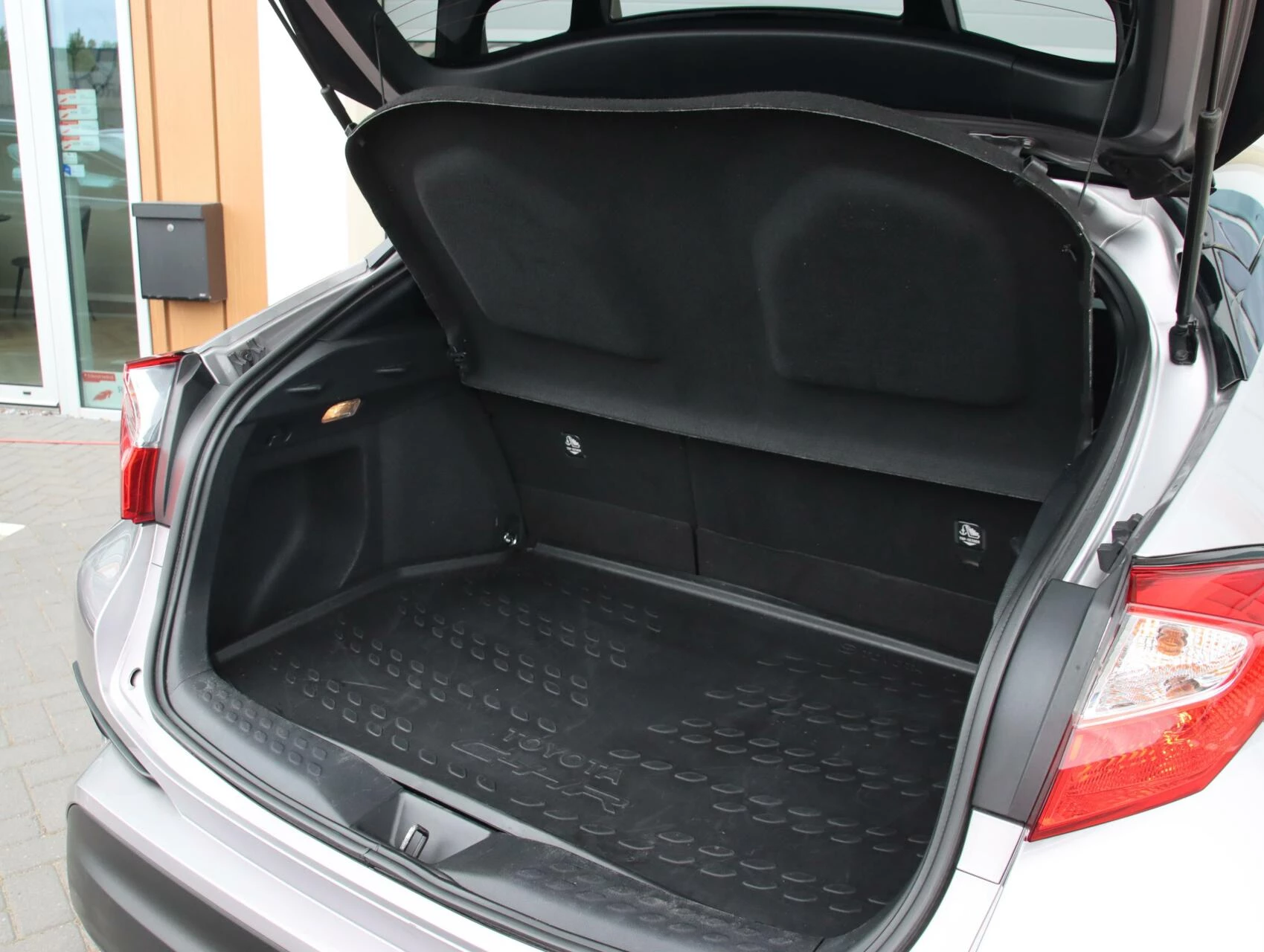 Hoofdafbeelding Toyota C-HR