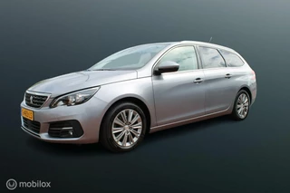 Peugeot 308 SW 1.2 PureTech Blue Lease Premium, Pano, Trekhaak, Pdc + 360 View, Donkerglas, App connect, Cruise, Navi, Clima, 16 Inch Lmv.
