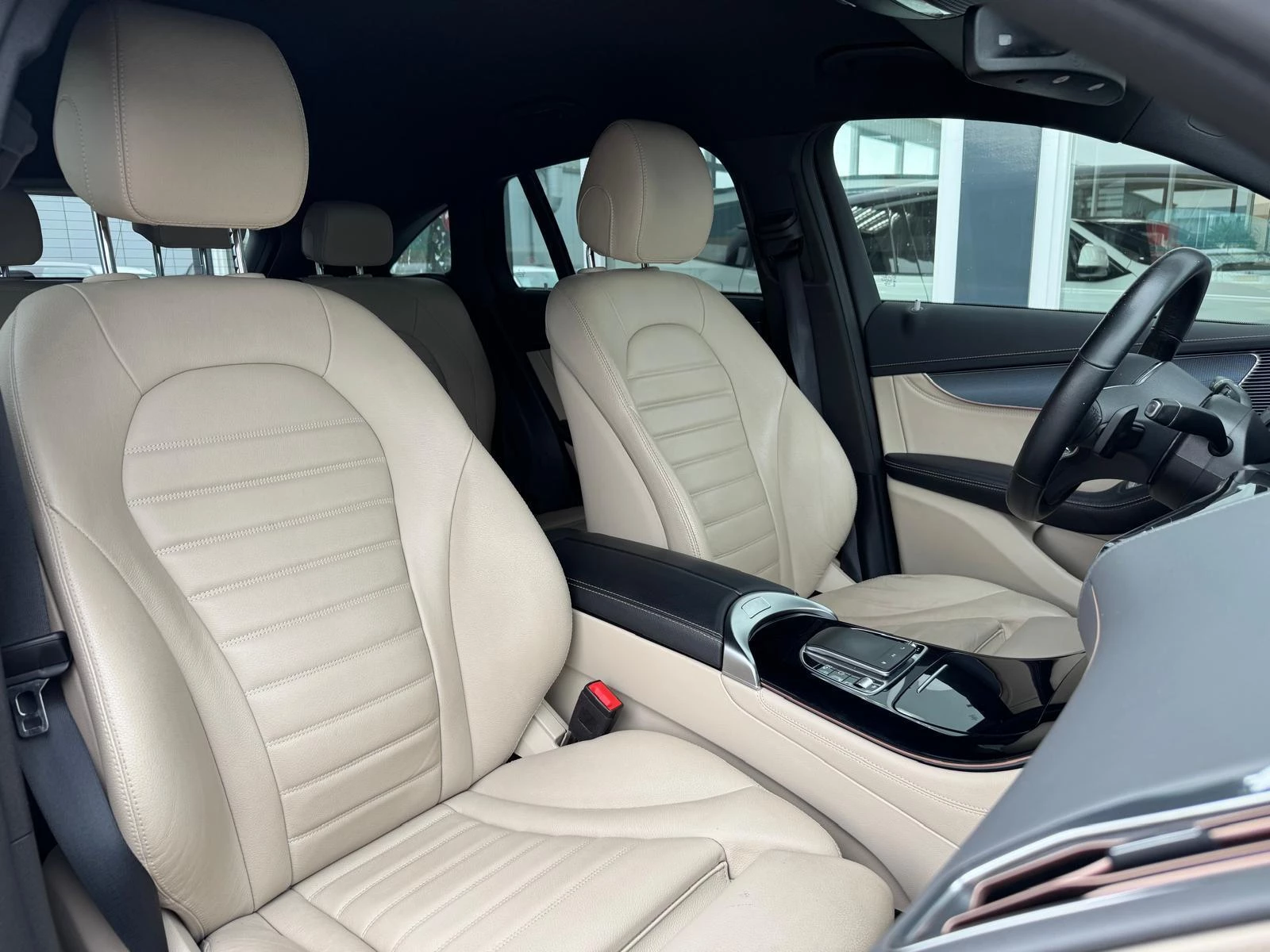 Hoofdafbeelding Mercedes-Benz EQC