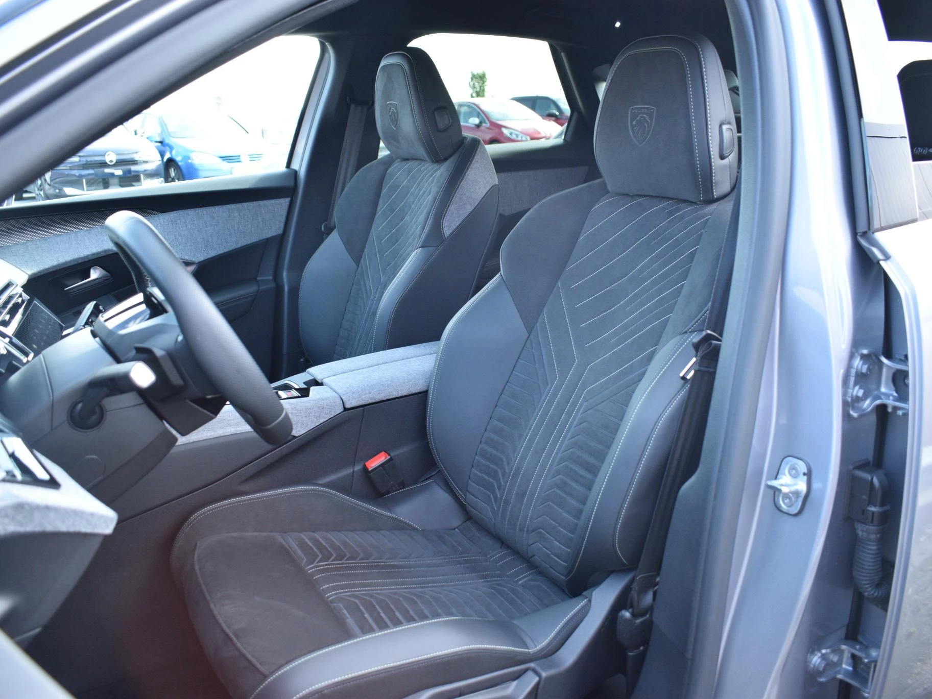 Hoofdafbeelding Peugeot e-3008