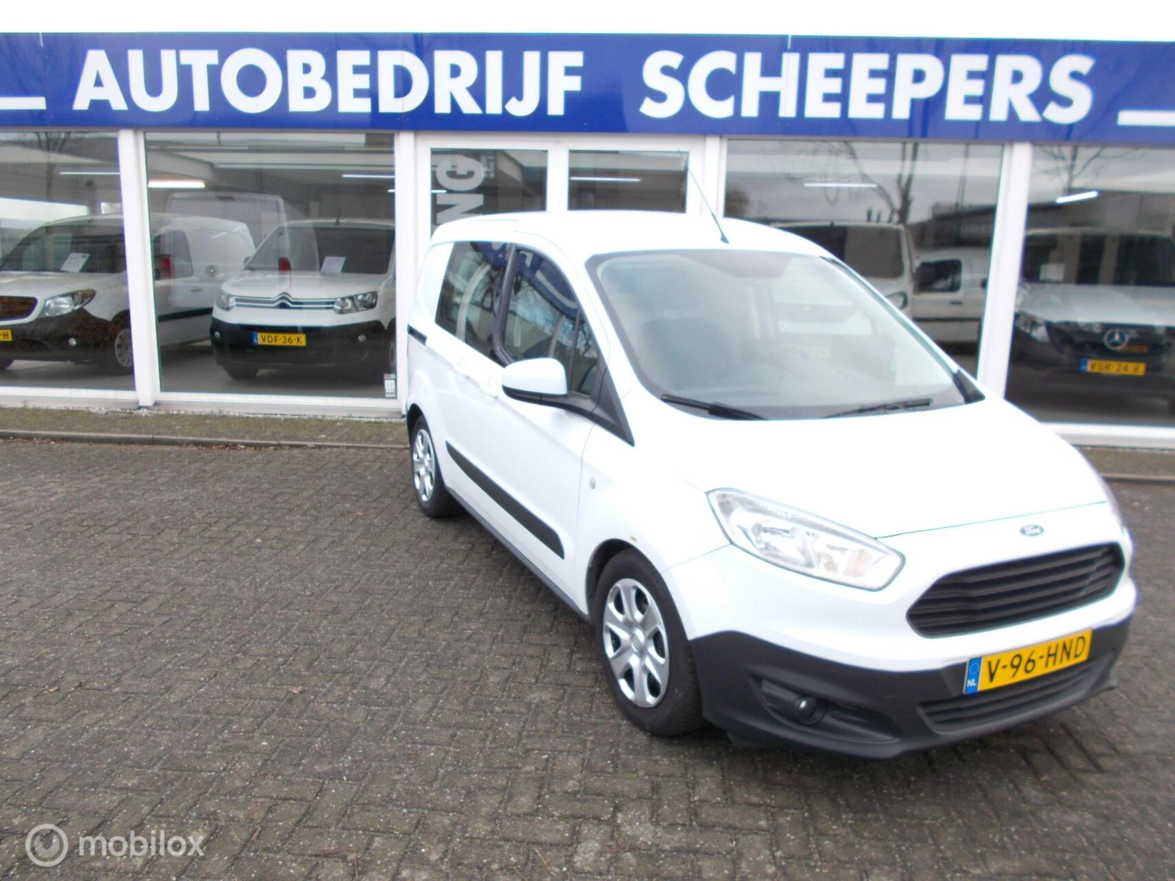 Hoofdafbeelding Ford Transit Courier