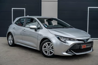 Hoofdafbeelding Toyota Corolla Toyota Corolla 1.8 Hybrid Camera|Stoelverw|Keyless|Virtual