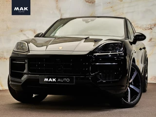 Hoofdafbeelding Porsche Cayenne Porsche Cayenne Coupé 3.0 E-Hybrid Black Edition, SportDesign, pano, 22", tr.haak, Bose, luchtv., memory, ACC, privacy