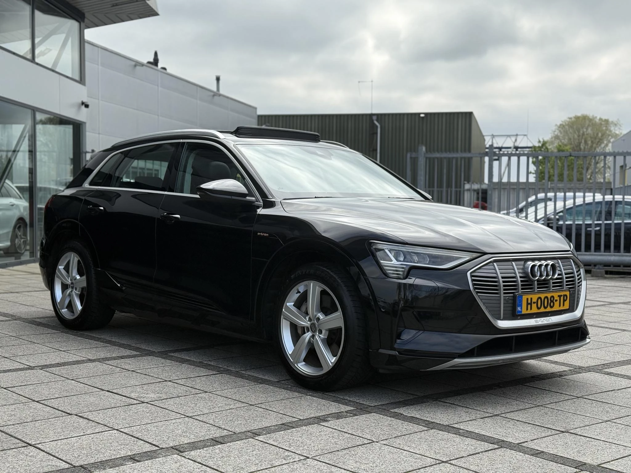 Hoofdafbeelding Audi e-tron