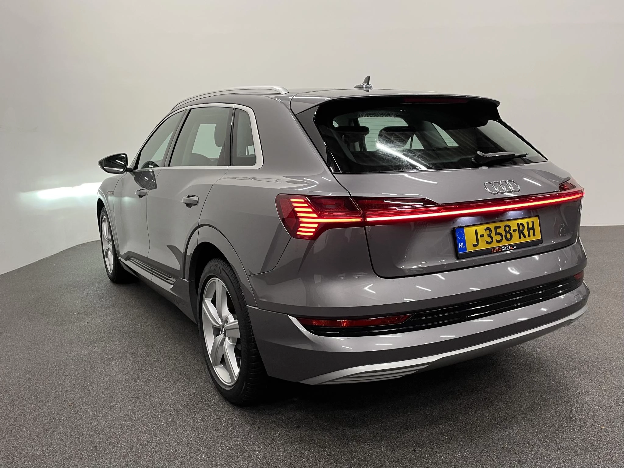 Hoofdafbeelding Audi e-tron