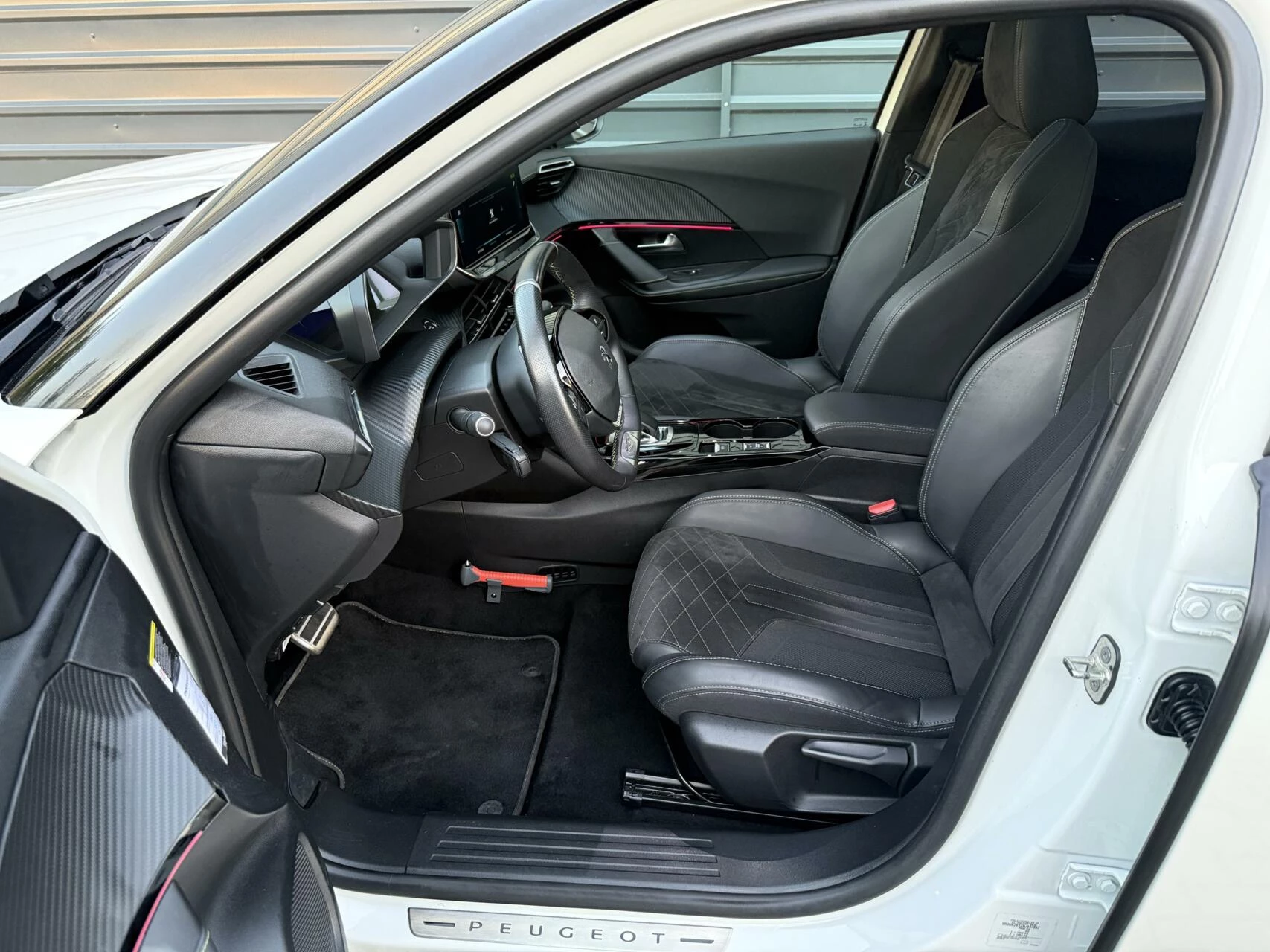 Hoofdafbeelding Peugeot e-2008