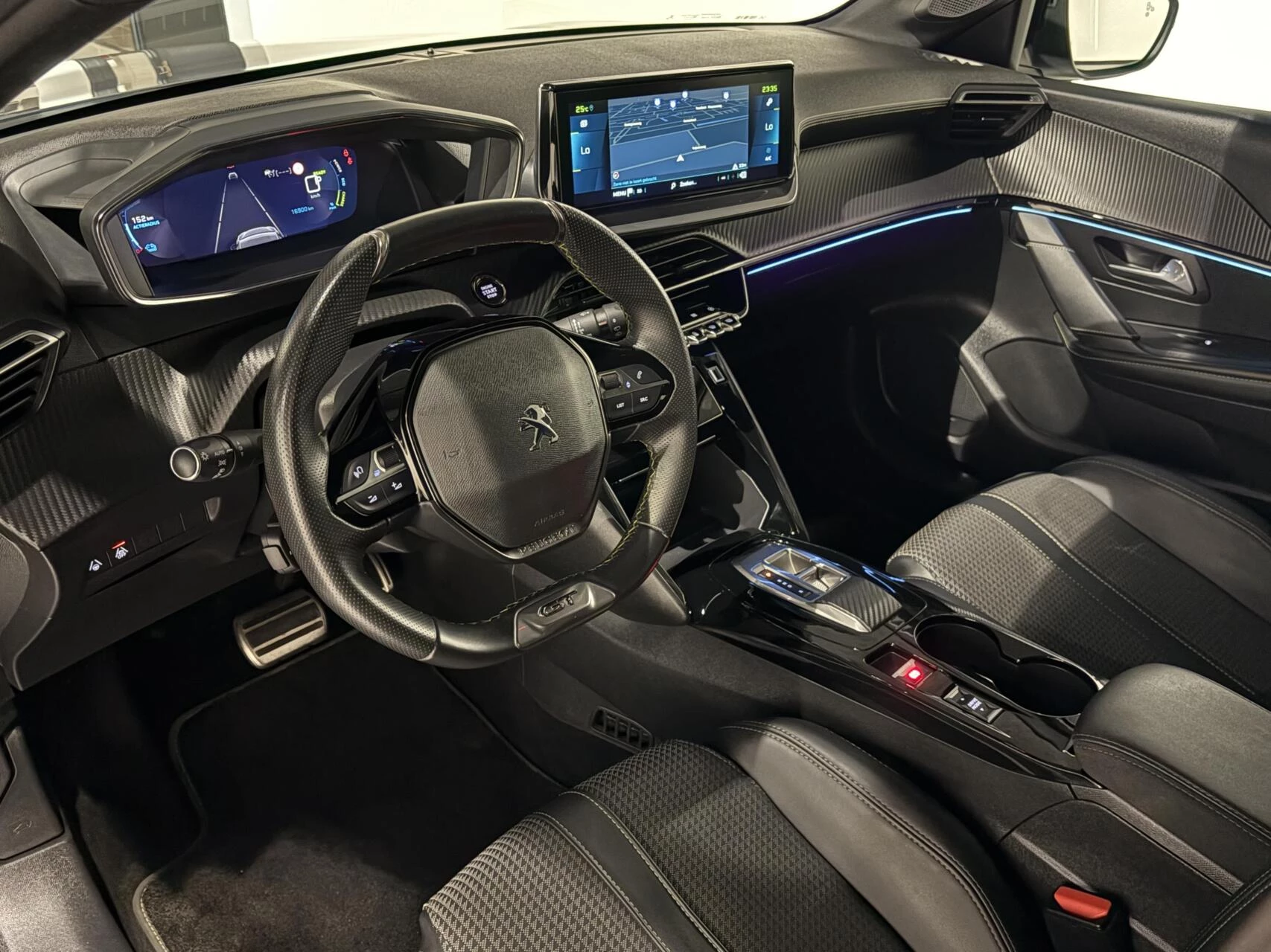 Hoofdafbeelding Peugeot e-208