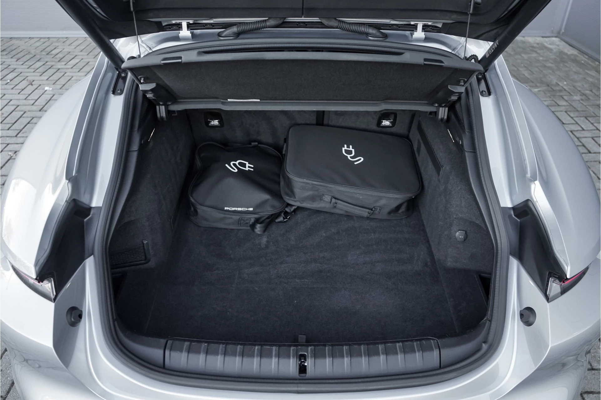 Hoofdafbeelding Porsche Taycan