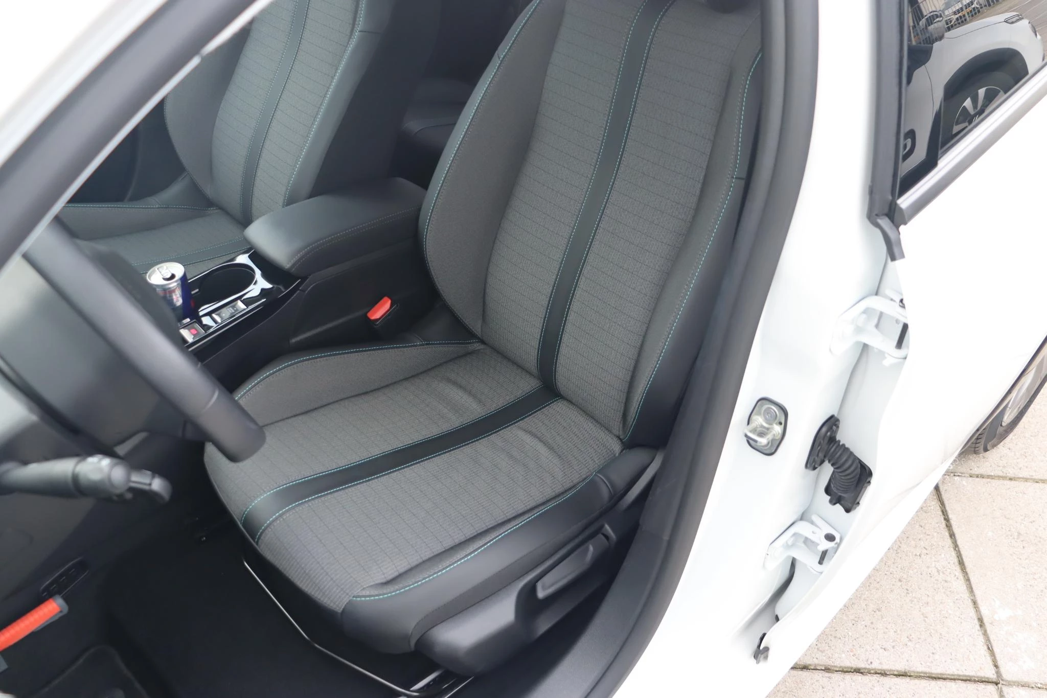 Hoofdafbeelding Peugeot e-208