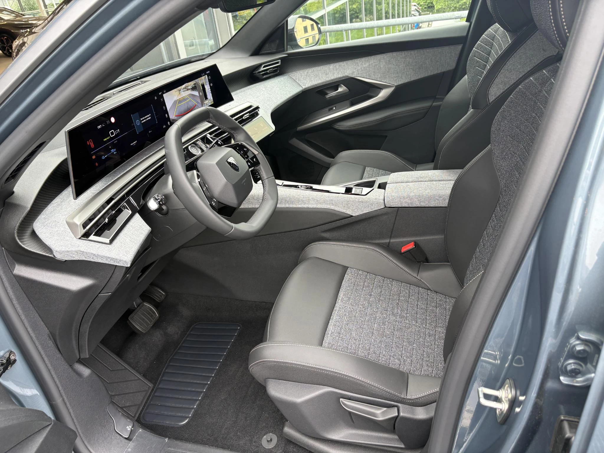 Hoofdafbeelding Peugeot e-5008