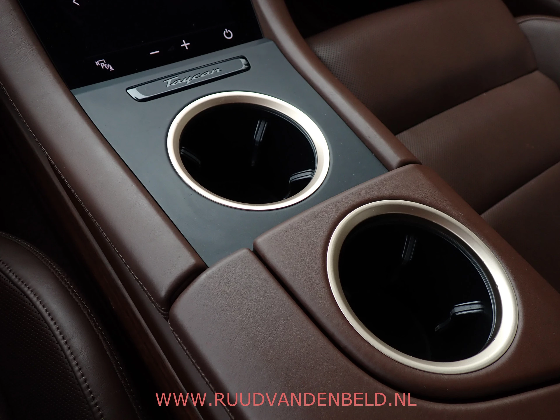 Hoofdafbeelding Porsche Taycan