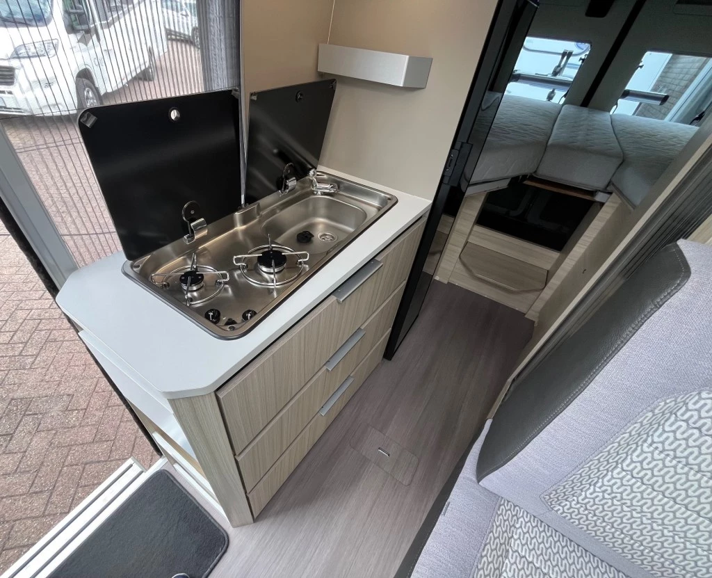 Hoofdafbeelding Adria Twin 640 Slb Plus Enkele Bedden 2x Airco